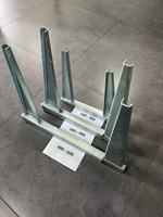 Serre-poutre électrique moderne en acier galvanisé robuste, outil élégant pour coffrage de colonnes en béton
