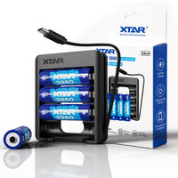 Cargador XTAR de 4 Ranuras C4-AA con 4 Baterías Recargables de Iones de Litio AA de 1.5V y 2500mAh, Cable USB-C Integrado, Carga Rápida