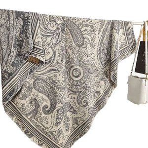 Écharpe carrée Paisley de luxe légère 130 cm, sensation soie, châle chaud d'hiver pour femme, écharpe et châle 2-en-1 - Product Image 5