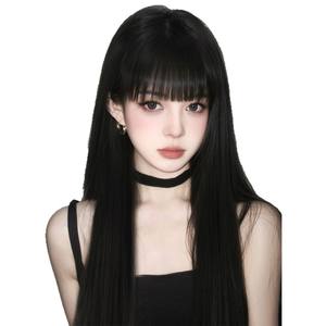 Perruque longue et droite de marques nationales, densité 130%, ligne de cheveux naturelle, noire, pleine tête avec frange latérale, en fibre haute température - Product Image 1