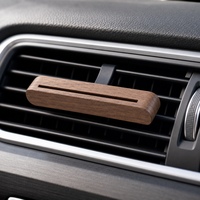 Difusor de Aroma para Coche de Madera Color Nogal con Clip para Rejilla de Ventilación y Recambios de Mecha de Algodón