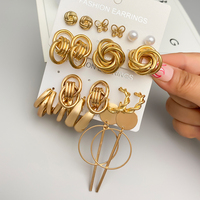Nouvel ensemble de boucles d'oreilles créoles géométriques plaquées or tendance 2023 avec perles et pierres de cristal de luxe pour femme, idéal pour les soirées