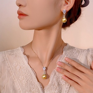 Juego de Pendientes Colgantes Elegantes y Ecológicos, Chapados en Oro y Cobre, con Perlas de Concha Doradas de 14 mm, Borlas, para Bodas y Fiestas, Joyería Moderna - Product Image 6