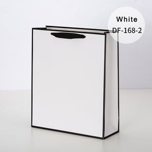 Vente en gros <span class=keywords><strong>de</strong></span> sacs en carton blanc <span class=keywords><strong>de</strong></span> différentes couleurs, sacs en <span class=keywords><strong>papier</strong></span> pour vêtements, sacs cadeaux, sacs <span class=keywords><strong>de</strong></span> shopping, logo personnalisé - Product Image 4