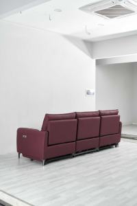 Sofá Reclinable Modular Grande y Moderno de Cuero Genuino para Sala de Estar, Tres Plazas, Extensible, con Funciones de Masaje y Refrigeración - Product Image 6