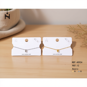 Collana con Ciondolo a H Plusera in Acciaio Inossidabile, Design Minimalista Placcato Oro, Gioiello Unisex da Regalo - Product Image 3