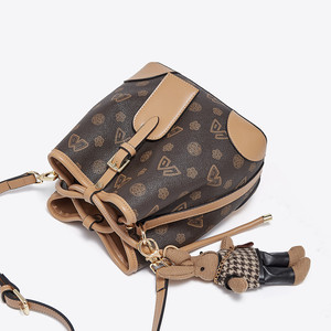 Túi xách nữ thời trang da PU+PVC OEM ODM, túi đeo vai dây rút, in logo tùy chỉnh, túi đeo chéo, túi bucket - Product Image 3