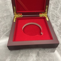 Desafío Moneda Caja de madera Titular Medalla conmemorativa Insignia Moneda Exhibición Caja de almacenamiento
