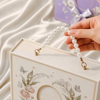 Boîte à cadeaux carrée portable Shaher Premium ornée de perles, avec fenêtre, imprimé floral élégant, style sac à main, doublure en carton, commande personnalisée