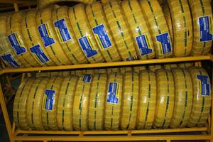 <span class=keywords><strong>Pneu</strong></span> en gros d'usine bon <span class=keywords><strong>prix</strong></span> <span class=keywords><strong>pneu</strong></span> PCR <span class=keywords><strong>Sailun</strong></span> Linglong Zeta Pace hiver neige glace cloutés pneus 225/75R16 225/55R16 - Product Image 2