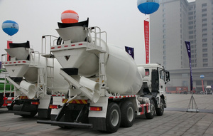 SINOTRUK Howo Mixer <b>Truck</b> with 8x4 Drive Wheel Used Concrete <b>Truck</b> Hot Best Price <b>Cement</b> <b>Trucks</b> for Sale - Product Image 4
