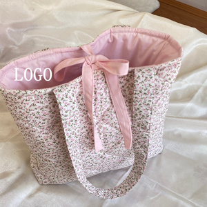 Bolso de Mano Estético Personalizado, Bonito Bolso Tote Rosa con Flores y Listón - Product Image 1