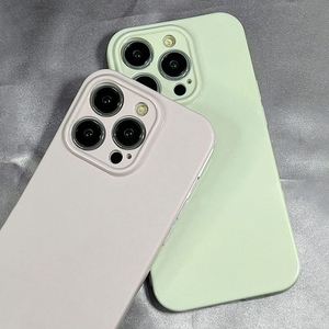 เคสซิลิโคนเหลวเนื้อนุ่มสำหรับ iPhone 16 Pro Max 15 14 13, ดีไซน์บางเฉียบ สัมผัสผิวไมโครไฟเบอร์ ช่องเว้นเลนส์กล้องแม่นยำ - Product Image 3