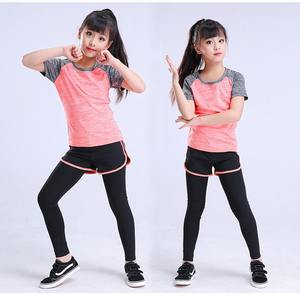 Conjunto Deportivo Personalizado OEM para Niñas - Traje de Yoga Rosa de Secado Rápido con Pantalones Cortos y Manga Corta para Danza y Running, Venta al Por Mayor de Fábrica - Product Image 2