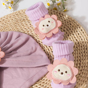 Set 2 Potong Topi Bayi Baru Musim Gugur dan Musim Dingin Topi Bayi Berbahan Plush dengan Visor dan Kaos Kaki Panjang untuk Balita - Product Image 4