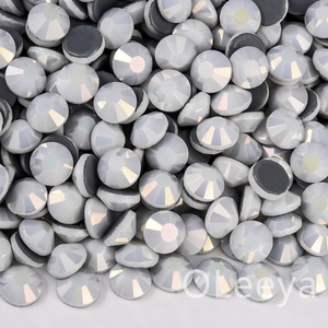 Strass thermocollants lavables de haute qualité OLeeya SS6-SS30 en verre pour accessoires vestimentaires - Product Image 3