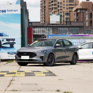 <span class=keywords><strong>Ford</strong></span> <span class=keywords><strong>Focus</strong></span> 2022 ST Line Usata, <span class=keywords><strong>Berlina</strong></span> Sportiva Compatta, Ideale per Spostamenti Urbani Quotidiani e Brevi Viaggi - Articolo di Grande Successo - Product Image 1