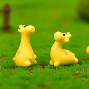 Đồ trang trí cảnh quan vi mô, mô phỏng hươu cao cổ sáng tạo, máy tính để bàn nhà gắn trên xe Nhựa Tự làm đồ trang trí thủ công đồ trang trí nhỏ - Product Image 2