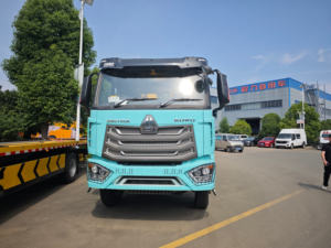Camion grue articulée SINOTRUK HOWO 6x4 avec dépanneuse intégrée et véhicule de sauvetage routier pour la vente - Product Image 4