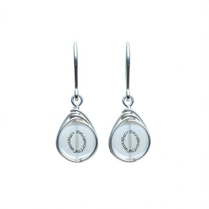 Elegantes Pendientes de Plata 925 con Cristal en Forma de Gota de Agua, Engaste Minimalista, Joyería para Uso Diario de Mujer - Product Image 1