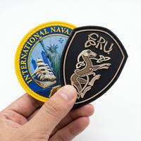 Patch logo personnalisé en PVC caoutchouc avec formes cœur/fleur, gaufré 3D pour sacs à dos, sacs de sport et équipements de plein air - Faible MOQ