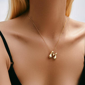 Collar con colgante de 26 letras de latón clásico, collar con alfabeto inicial de globo de burbuja dorada, collar con letras griegas hinchadas para mujer - Product Image 3
