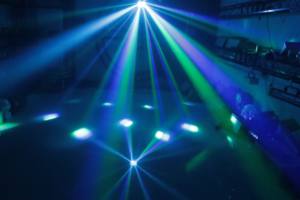 Venta al por mayor Disco DJ LED haz de mariposa luz láser multifuncional DMX Control RGB LED mariposa Luz - Product Image 5