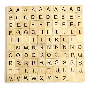 Piastrella in legno a buon mercato con lettera nera o numero piastrelle in legno alfabeto promozione artigianato giocattolo educativo piastrelle Scrabble
