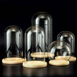 Atacado: Lembrancinhas de Casamento em Cúpula de Vidro Soprado com Luzes LED, Suporte de Madeira e Decoração de Flores e Rosas - Novidade para o Ano Novo - Product Image 1