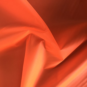 300 T 100% <span class=keywords><strong>taffetas</strong></span> de polyester avec imperméable à l'eau, PA revêtement PU, <span class=keywords><strong>utilisation</strong></span> pour le vêtement de mode coquille - Product Image 5