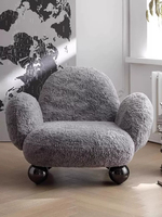 Fauteuil d'appoint arrondi en tissu bouclé gris clair à bas prix JP, avec pieds courts, pour salon