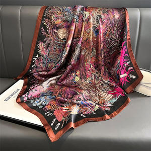 Pañuelo Cuadrado de Seda Sintética para Mujer, para Todas las Temporadas, con Estampado Animal y Tela Ligera para Clima Cálido - Product Image 1