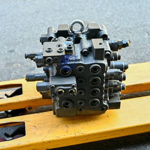 <span class=keywords><strong>Excavator</strong></span> Main katup kontrol utama tangan kedua untuk Volvo EC135B EC140 EC140B EC140D dalam Minchinery konstruksi pertambangan - Product Image 3