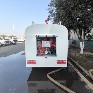 <span class=keywords><strong>Camion</strong></span>-citerne d'irrigation et d'incendie Dongfeng 4x2 7m³ léger, <span class=keywords><strong>camion</strong></span> <span class=keywords><strong>de</strong></span> distribution d'eau mobile, citerne à eau à vendre - Product Image 5