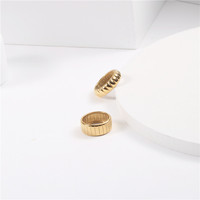 18K Vergoldeter Edelstahl Vintage Fassung Wellendesign Eternity Band Breiter Feiner Ring für Männer und Frauen Wasserdichter Schmuck Geschenk