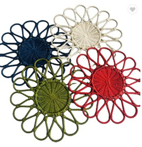 Sottopiatto Floreale di Lusso Fatto a Mano, Tovaglietta in Rattan Naturale a Forma di Fiore, Materiale Premium in Rattan Naturale - Product Image 3