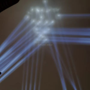 Projecteur mobile étanche IP65 pour extérieur, idéal pour l'éclairage des jardins, des paysages, des arbres et les décorations de nuit festives - Product Image 1