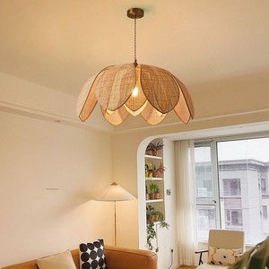Lámpara Colgante de Ratán Wabi Sabi, Lámpara de Techo de Pétalos Tejida a Mano para Sala de Estar y Dormitorio - Product Image 1