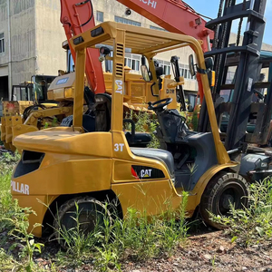 Montacargas Usado de Segunda Mano en Venta, Maquinaria para Movimiento de Tierras CAT FD30 - Product Image 1