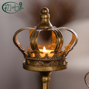Portavelas europeo con forma de corona, juego de 2 piezas de hierro para decoración del hogar, estilo retro para iluminación de mesa - Product Image 3