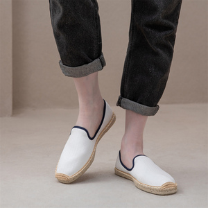 Chaussures minimalistes pour hommes, style slip-on blanc avec bordure <span class=keywords><strong>bleu</strong></span> <span class=keywords><strong>marine</strong></span>, dessus en toile durable, <span class=keywords><strong>espadrilles</strong></span> décontractées en jute tissé - Product Image 5