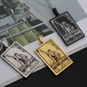 Colgante de tarjeta de Tarot de 22 cartas de acero inoxidable Retro europeo <span class=keywords><strong>y</strong></span> americano Jingxiang, titanio galvanizado al vacío de 18K para hombre N - Product Image 6