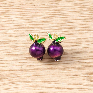 เวนี่ แพ็คละ 5 ชิ้น: จี้ผักเทียมแบบใหม่, อุปกรณ์ตกแต่งสร้อยข้อมือรูปผลไม้สามมิติ - Product Image 6