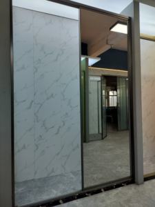 Accessoires en verre d'hôtel portes de placard pliantes en aluminium moderne armoire miroir argentée - Product Image 6