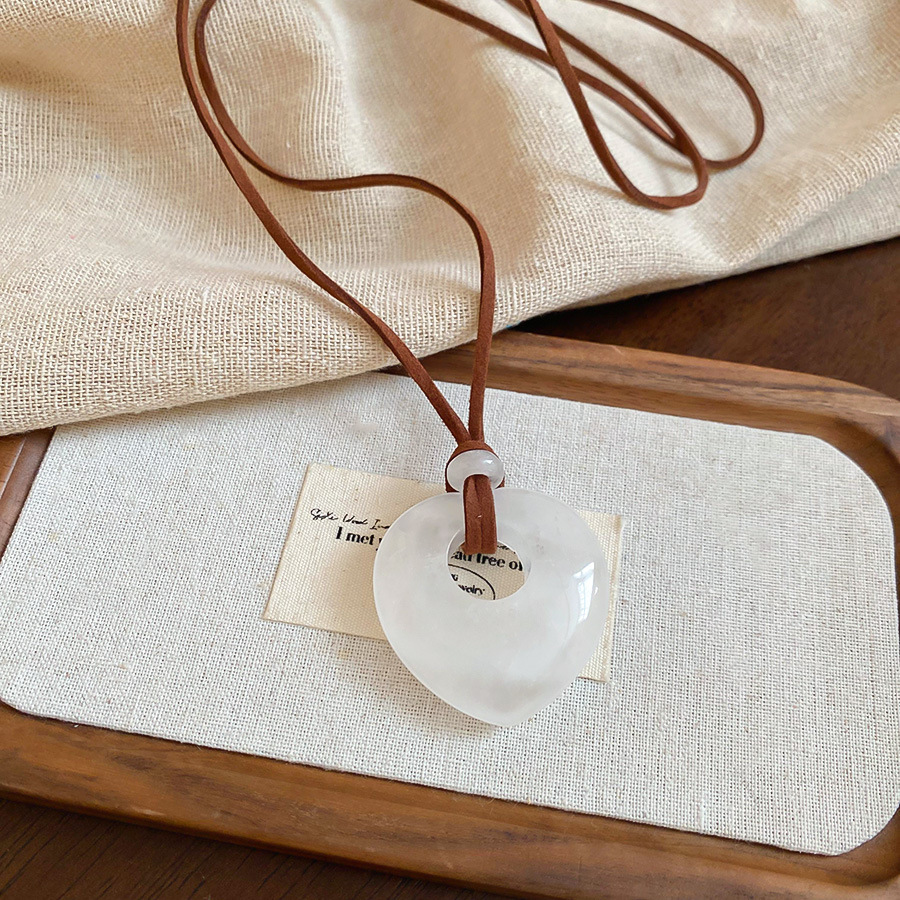 46collier-blanc