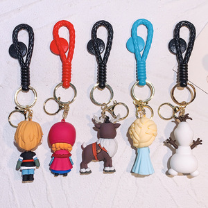 Venta al por mayor Anime llavero lindo dibujo animado 3D PVC diseñador niños mujeres silicona Mini mochila llavero accesorios llaveros de goma