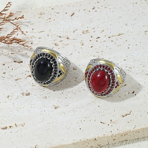 แหวน<span class=keywords><strong>เงิน</strong></span>ชุบอัลลอยด์รูปไข่สีแดงประดับคริสตัลสไตล์ตุรกีแบบสองสีสำหรับผู้ชาย วินเทจ แหวนวงกว้างสำหรับงานปาร์ตี้ เครื่องประดับคลาสสิกจาก ZhuQian Wholesale - Product Image 5