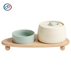 Gamelle en céramique pour chien avec <span class=keywords><strong>fontaine</strong></span> <span class=keywords><strong>à</strong></span> eau, filtre automatique, distributeur d'eau silencieux, abreuvoir en forme de baleine – Vente en gros fabricant - Product Image 1