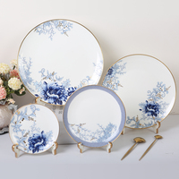 Vaisselle de mariage assiettes décoratives à fleurs bleues ensemble de vaisselle assiettes en porcelaine de luxe ensemble de table à dîner en céramique de chine osseuse