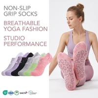 Chaussettes antidérapantes pour femmes avec poignée antidérapante pour séances de Pilates et de yoga pour les activités des jeunes avec logo inférieur
